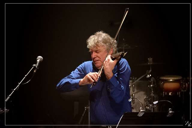 NIK_13218 Didier Lockwood - Violons Barbares - Guo Gan 09-12-2015 (Zz)  (p).jpg